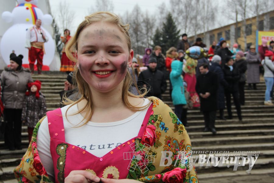 Гуляния широкой великолукской Масленицы