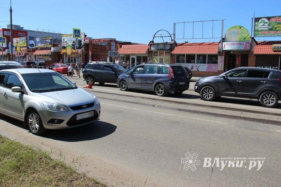 ДТП возле Смоленского рынка (ФОТО)