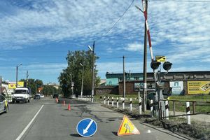 На 1-ом Сеньковском ремонтируют дорожное покрытие (ФОТО)