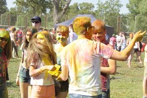 Яркие эмоции «ColorFest» в Великих Луках (ФОТО)