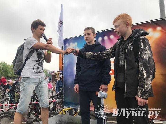 Зигзаг здоровья выполнили великолукские велосипедисты (ФОТО)