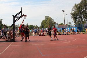 В Великих Луках прошли спортивные мероприятия, приуроченные ко Дню физкультурника (ФОТО)