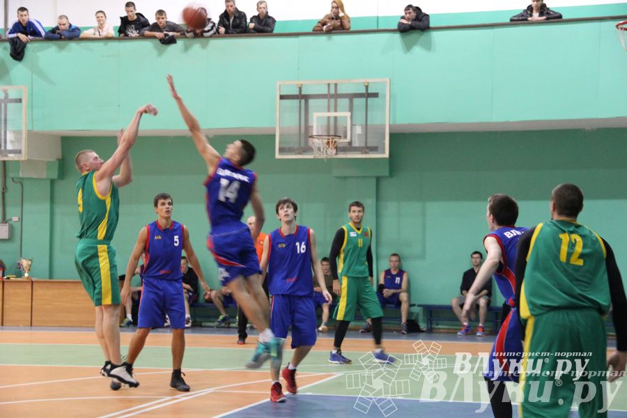 Команда «Экспресс» стала обладательницей Кубка г. Великие Луки по баскетболу