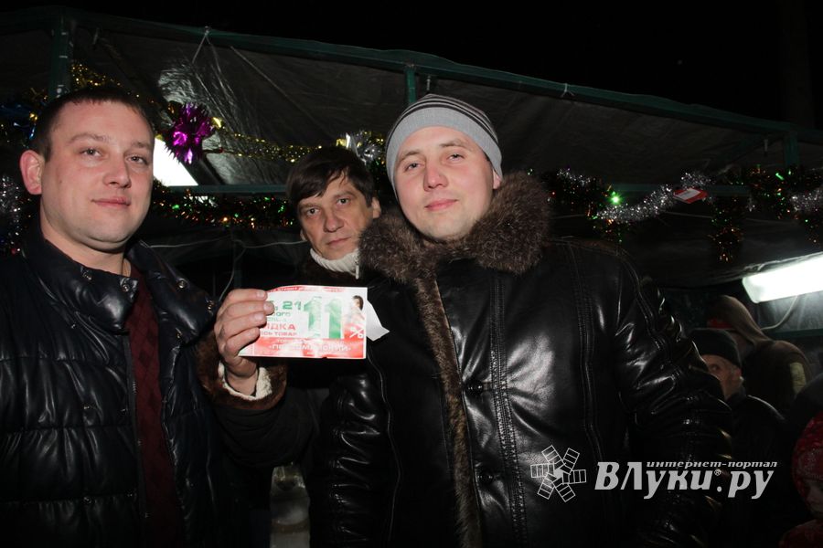 Великие Луки к встрече Нового года готовы (ФОТО)