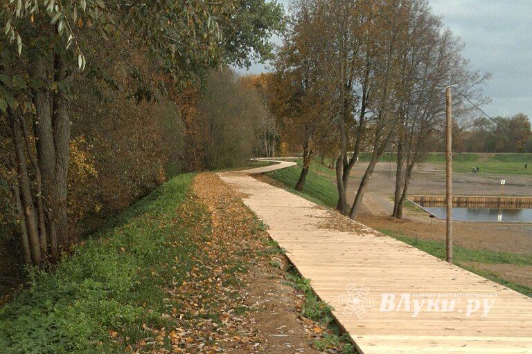 Долгожданные дорожки появились в Великолукской крепости (ФОТО)