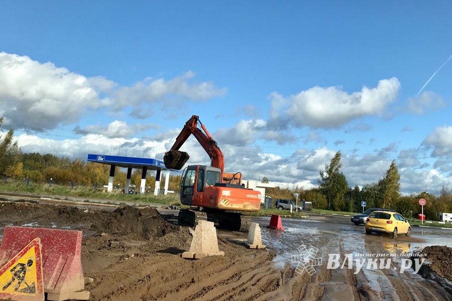 Проезд перекрёстка Дружба-Дьяконова временно затруднён (ФОТО)