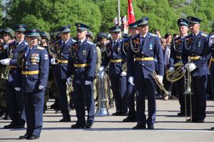 Парад в честь Дня Победы прошел в Великих Луках (ФОТО)