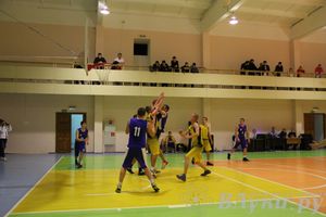 В Великих Луках проходят игры Чемпионата АСБ (фото)