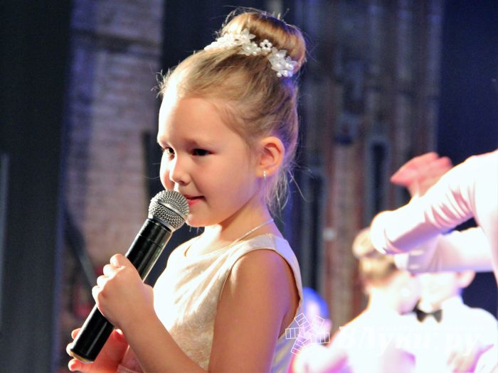 В ГДК им. Ленина прошёл концерт ко Дню матери (ФОТО)