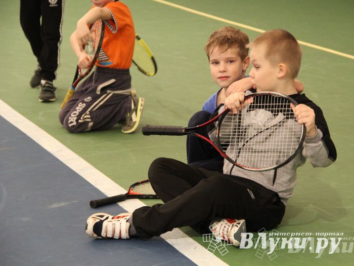 В Великих Луках прошло Первенство по большому теннису (фото)