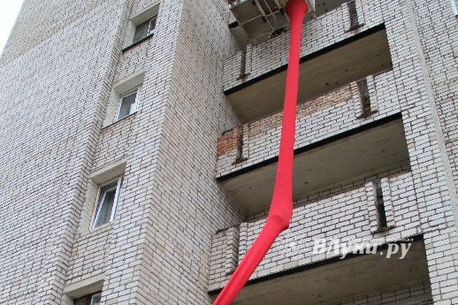 В Великих Луках прошли областные соревнования среди пожарных по спасению пострадавших