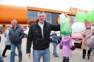 В Великих Луках прошла автомобильная ярмарка