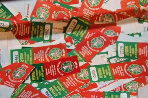 ТК «Первомайский» подарил великолучанам новогоднее волшебство (ФОТО)