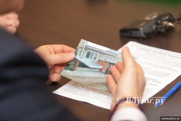 Андрею Турчаку пожаловались на «ужасающие» ремонты в домах (фото)