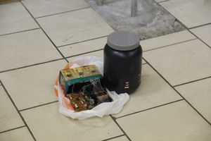 В Великих Луках «захватили заложников» (фото)