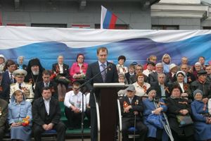 В Великих Луках прошел Военный парад