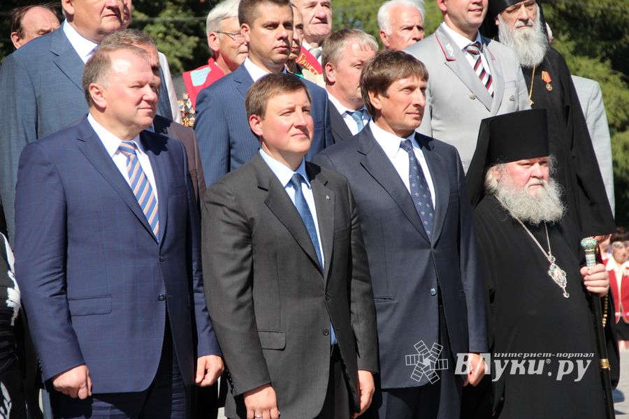 Военный парад в Великих Луках, часть II (ФОТО)