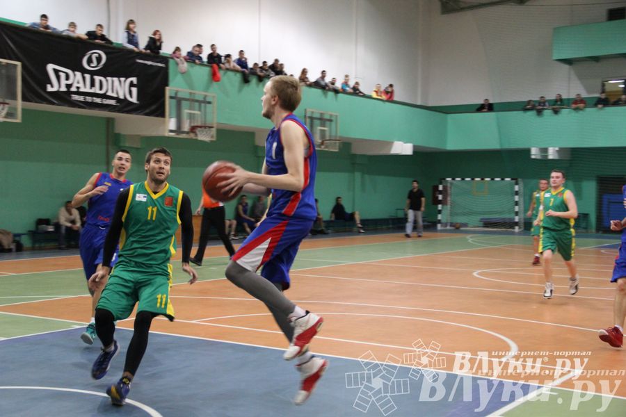 Команда «Экспресс» стала обладательницей Кубка г. Великие Луки по баскетболу