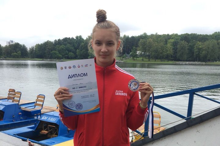 Великолучанки привезли награды с марафонского заплыва «BelgartMinskSwim» (ФОТО)