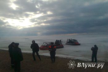 23 рыбака-любителя оказались отрезанными от берега (фото)