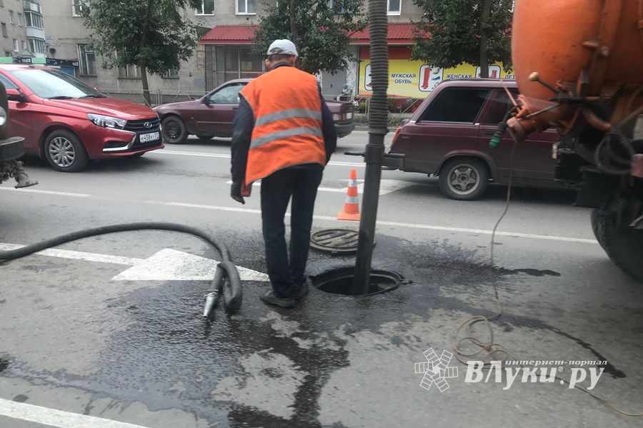 В Великих Луках готовятся к возможным ливням (ФОТО)