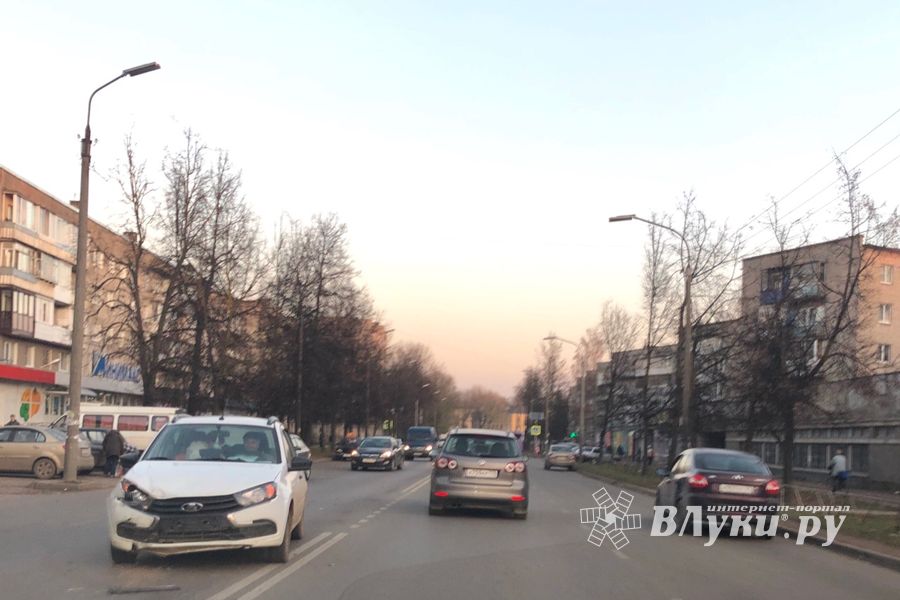 На Гагарина произошло ДТП (ФОТО)