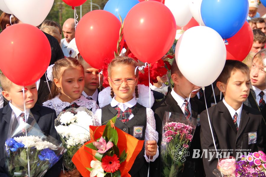 В Великих Луках открыли новый корпус школы №6 (ФОТО)