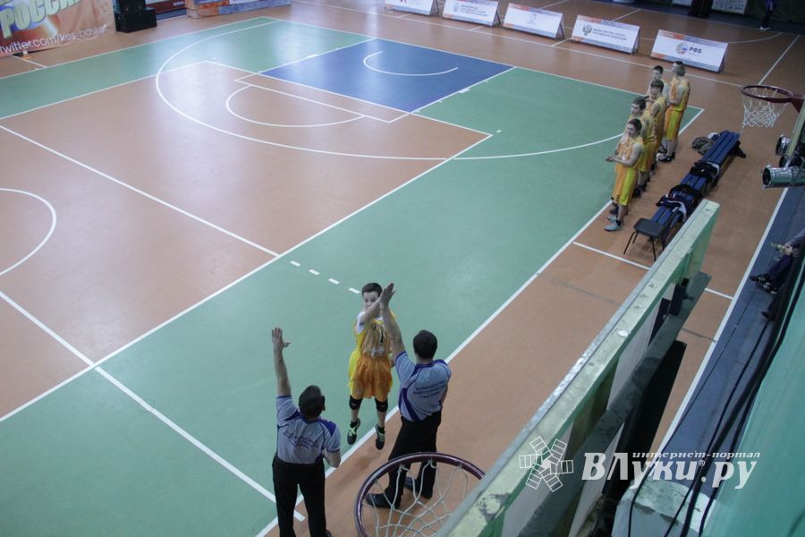 В Великих Луках состоялся финал «Кэс-Баскет»