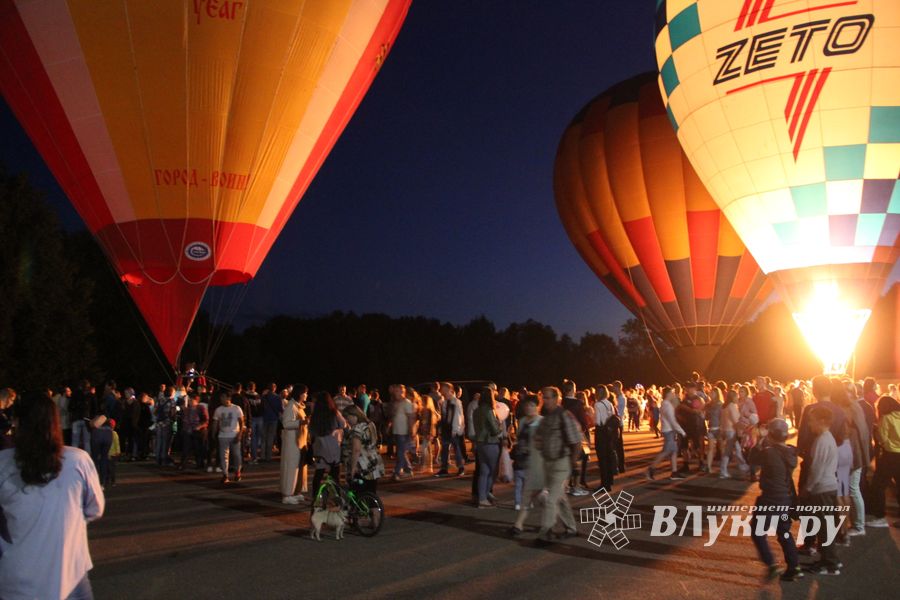 Огненные шоу состоялись над Ловатью (ФОТО)