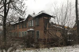 ФОТОФАКТ: В Великих Луках сносят барак