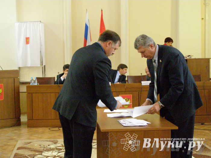 Выбор главы администрации Великих Лук