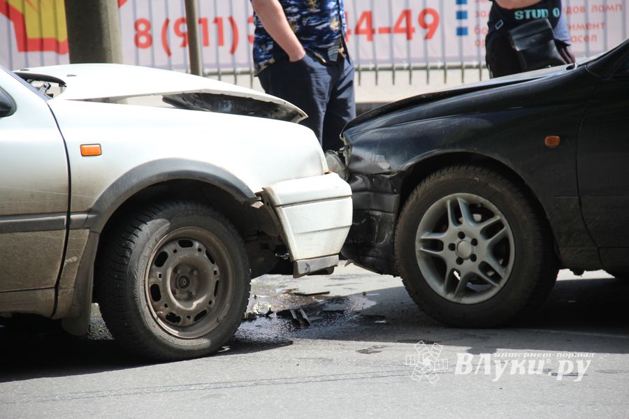 ДТП на Гагарина — частично перекрыты обе полосы (ФОТО)