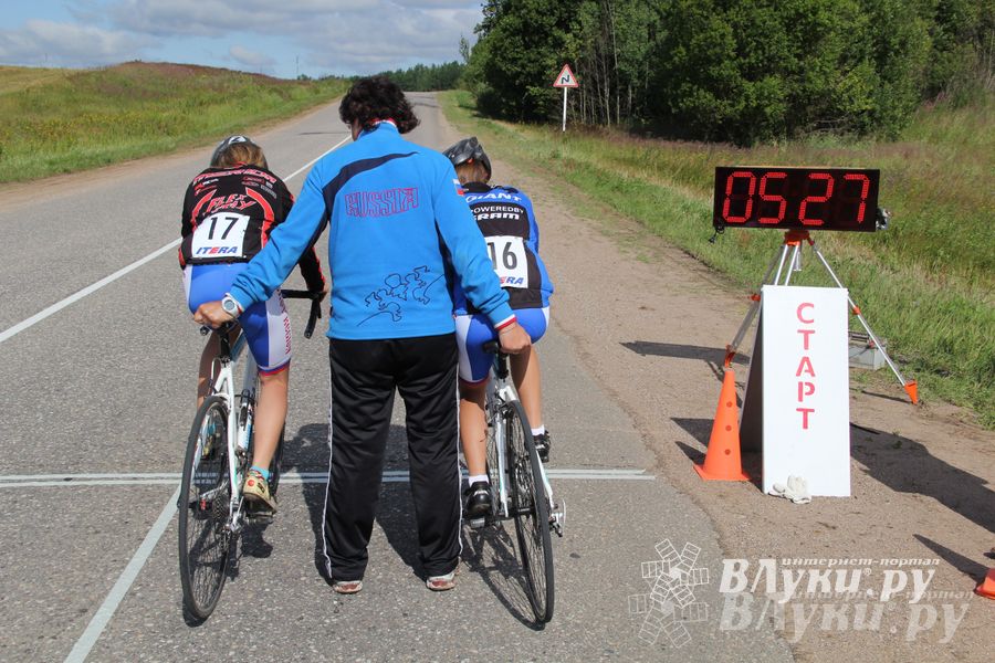 ВЛуки.ру: Состоялся Чемпионат и Первенство России среди девушек по велоспорту в парной гонке.