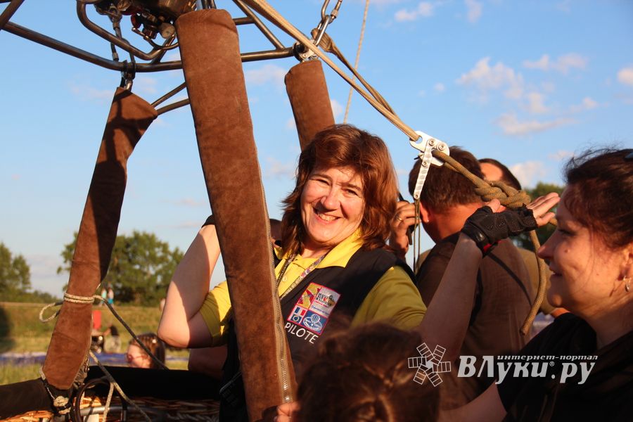 Сегодня вечером аэростаты плыли над городом (ФОТО)