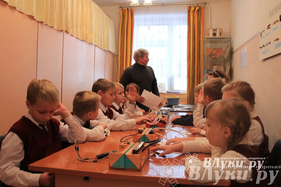 Великолукских лицеистов посвятили в «Маленькие мастера»