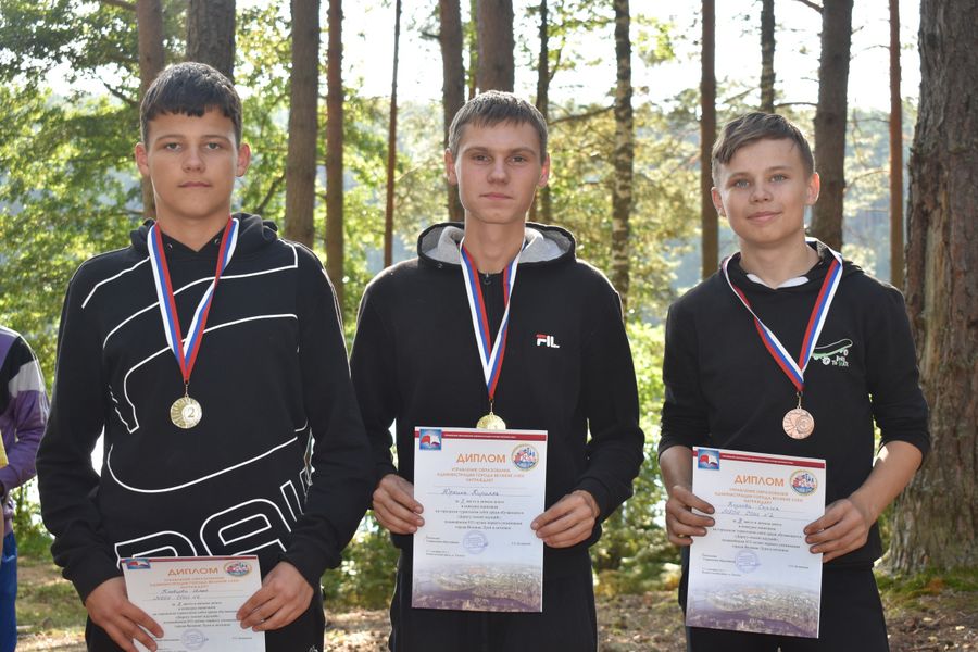 Великолукские школьники приняли участие в туристском слёте «Дорогу осилит идущий» (ФОТО)