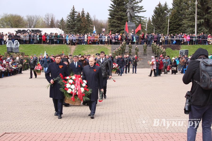 В Великих Луках День Победы празднуют все поколения (ФОТО)