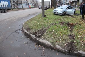 На пр. Гагарина автомобиль потерял колесо (ФОТО)