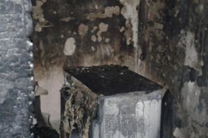 На улице Витебской в Великих Луках произошёл пожар в многоквартирном жилом доме (ФОТО)