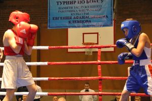 В Великих Луках проходят соревнования по боксу памяти Е.А. Клевцова (фоторепортаж)