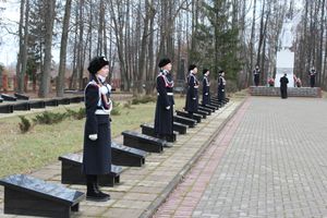 Родственники погибших солдат приняли участие в возложении цветов в Великих Луках