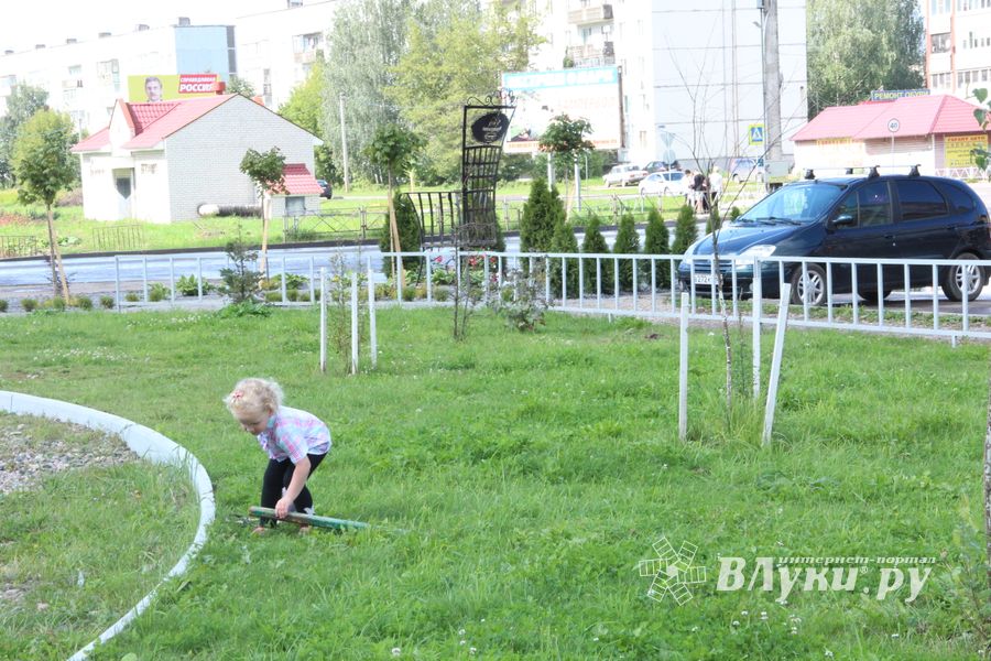 В сквере на Вокзальной обновилась детская площадка (ФОТО)