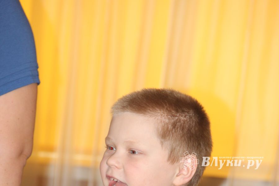 Дети поздравили мам с 8 марта (фото и видео)