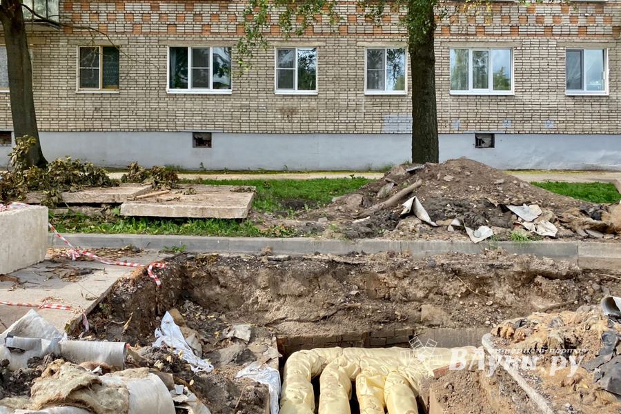 В Великих Луках идёт ремонт теплосетей (ФОТО)