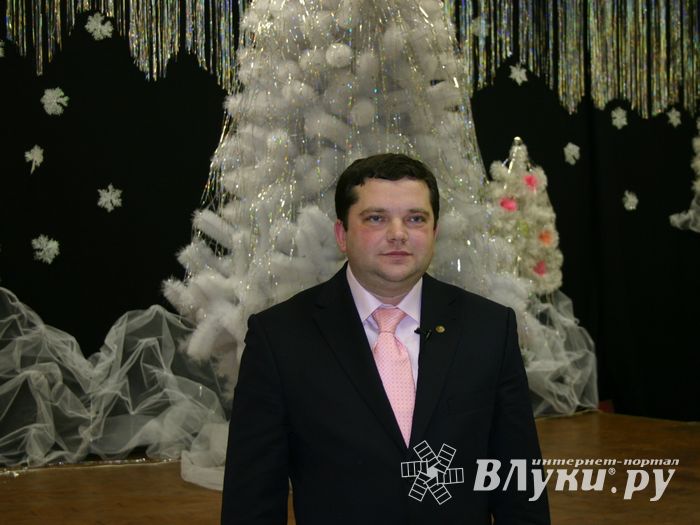 Председатель комитета по делам молодежи Максим Козлов