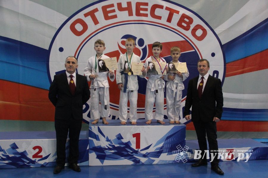 В Великих Луках прошли соревнования по дзюдо (ФОТО)