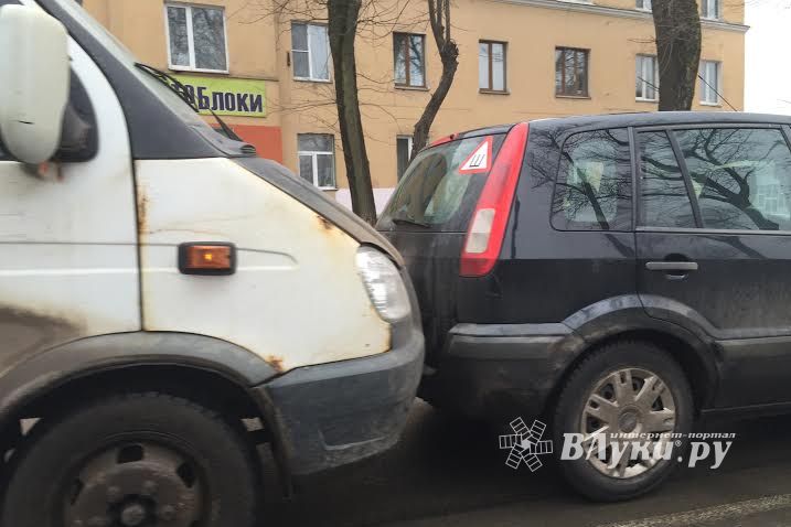 Фотофакт: еще одно ДТП в Великих Луках