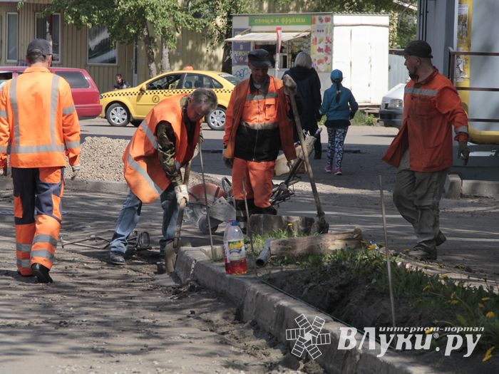 В Великих Луках на три дня закрыта ул. Вокзальная (ФОТО)