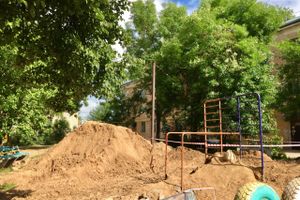 В Великих Луках продолжается ремонт дворов (ФОТО)