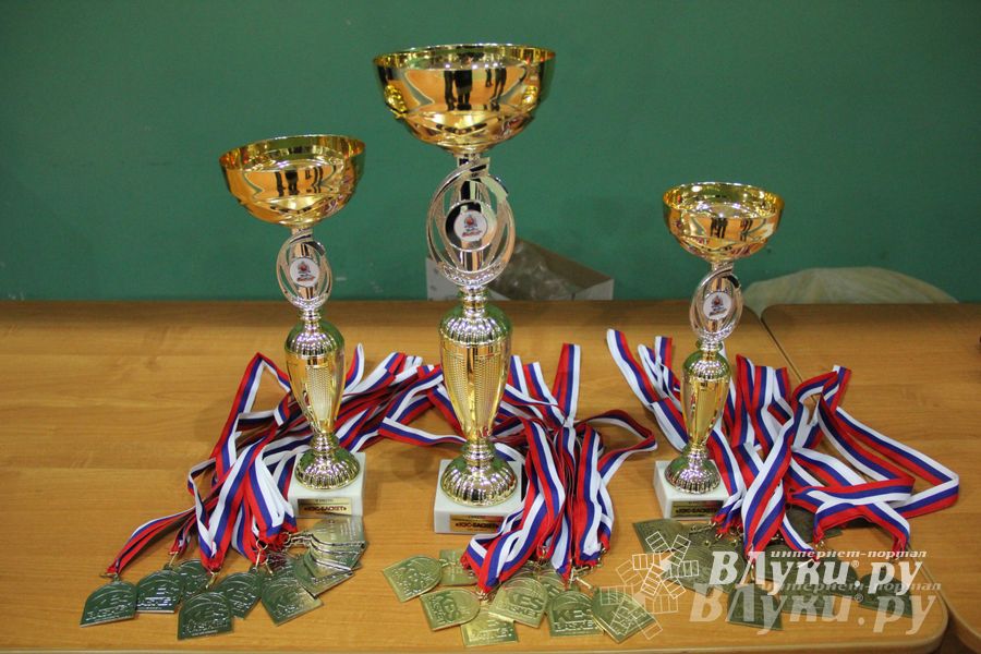 В Великих Луках прошли финальные игры муниципального этапа «КЭС-Баскет» (фото)